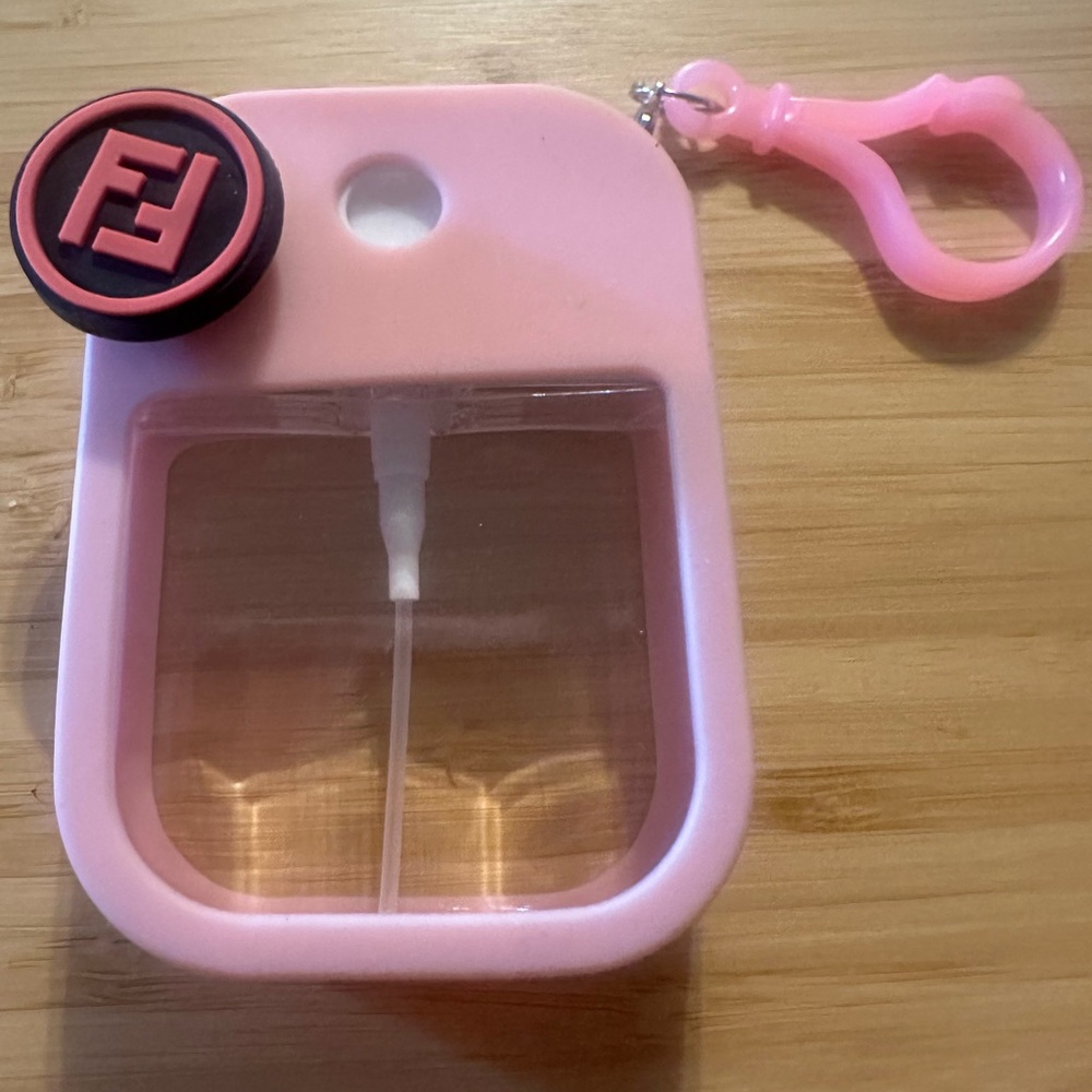 Pink Silicone atomizer with Fend charm
